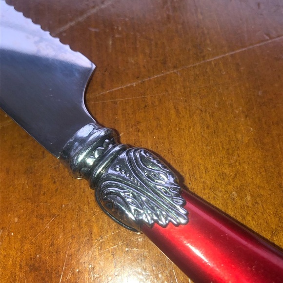 Elegant Red Cheese Slicer and knife, elegant addition to your party supplies - Picture 5 of 8